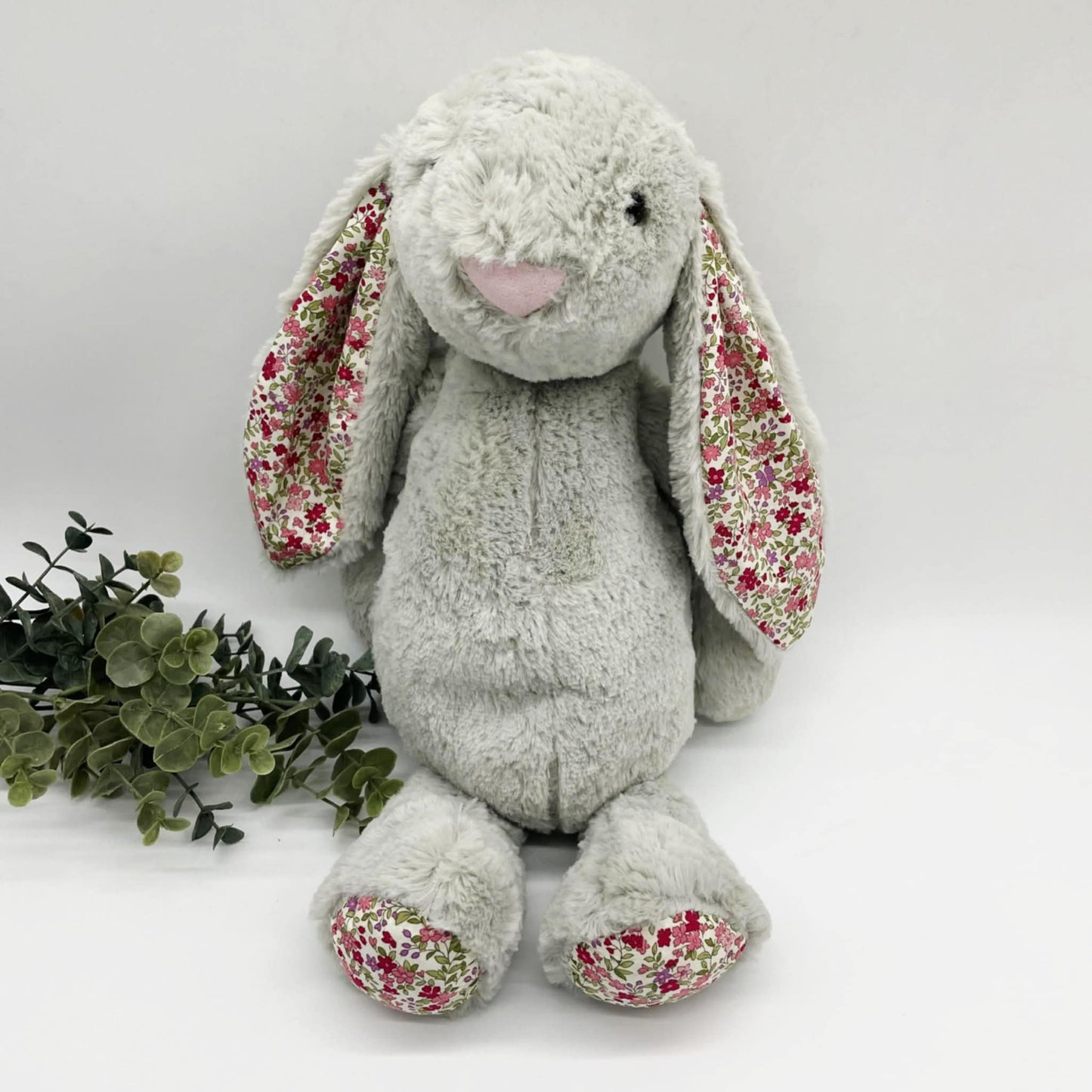 Floral 16" Bunnies